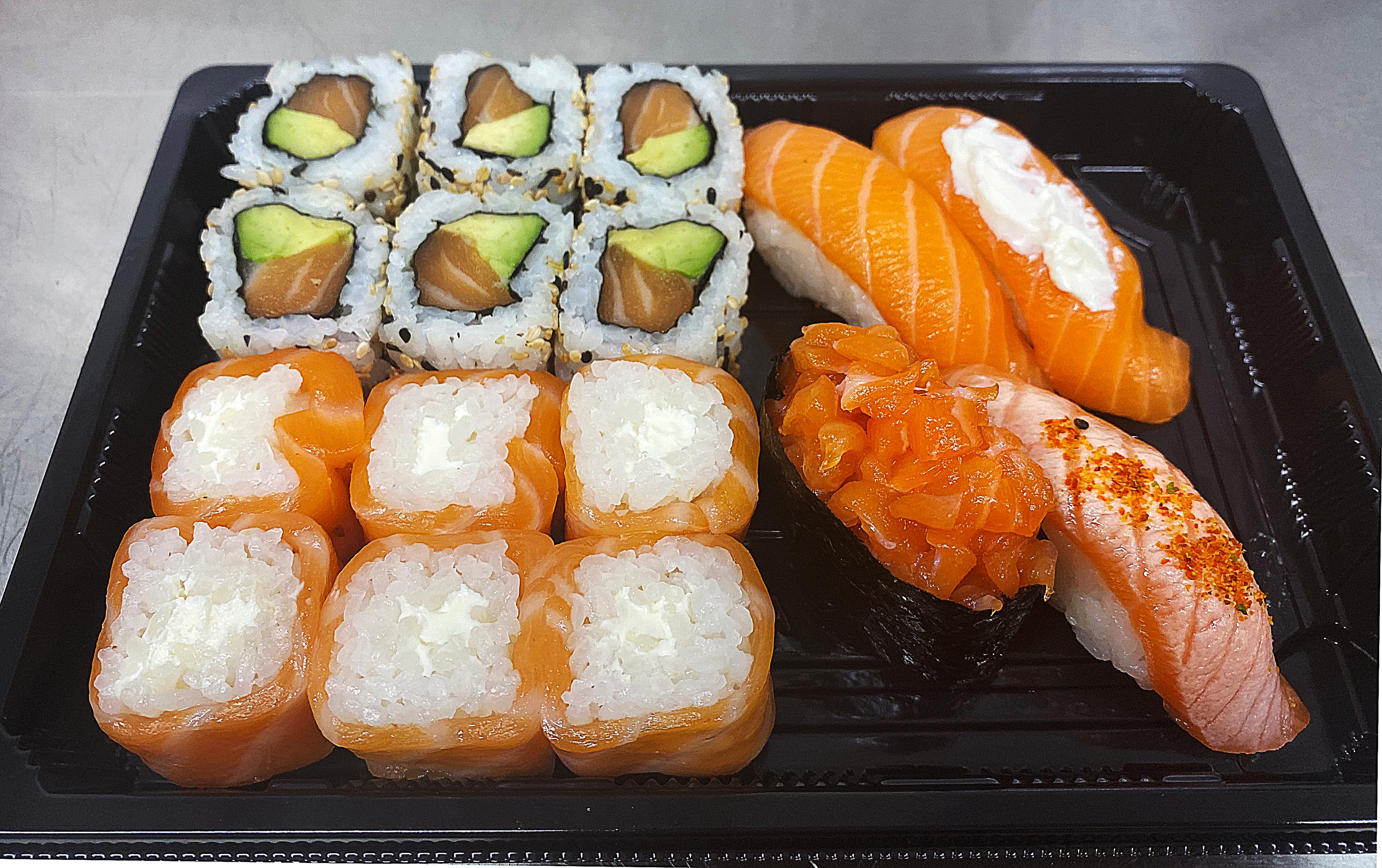 909. Menu Zalm family  16pc 